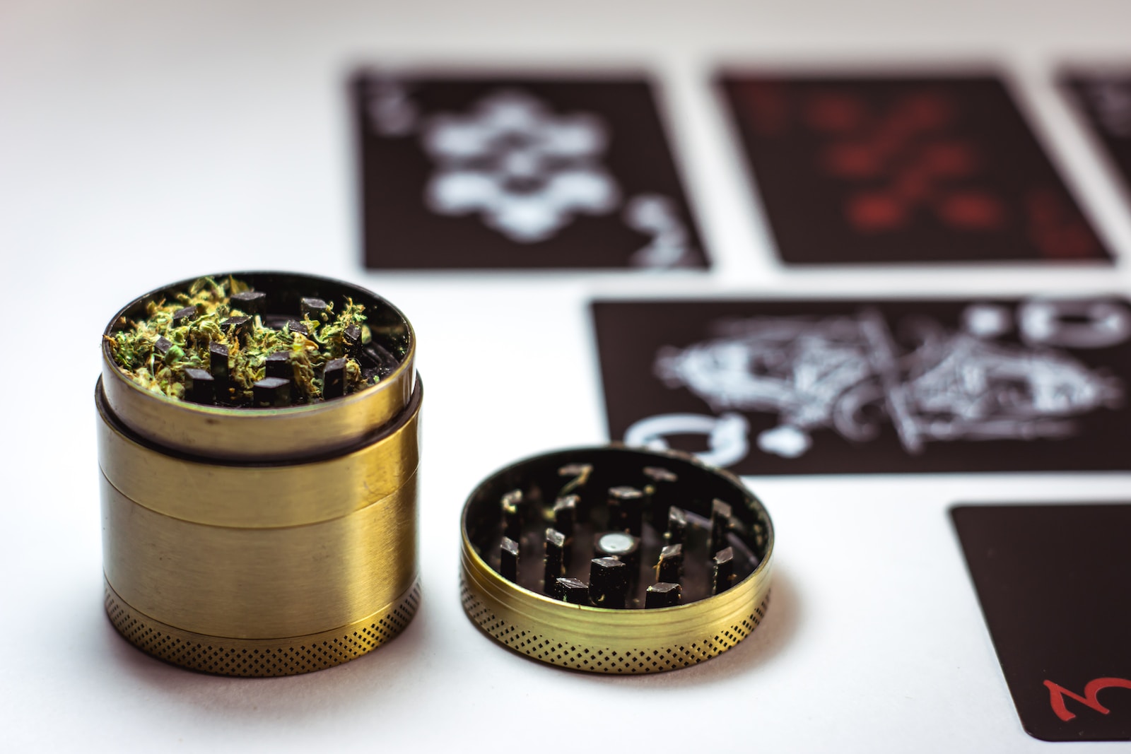 How to Grind Weed: A Comprehensive Guide